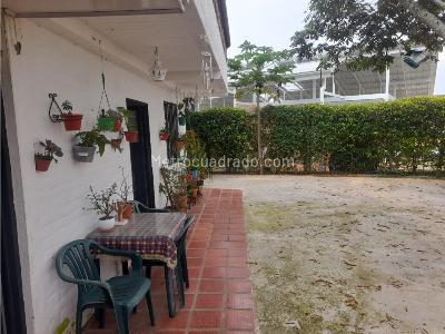 Casa de 3 alcobas en venta en La Buitrera, Cali, 1182 m² · foto 4 de 12
