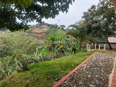 Casa de 3 alcobas en venta en La Buitrera, Cali, 1182 m² · foto 10 de 12