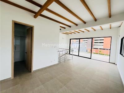 Casa de 4 alcobas en venta en Barro Blanco, Rionegro, 220 m² · foto 2 de 18