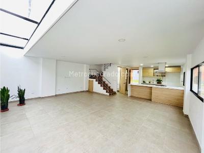 Casa de 4 alcobas en venta en Barro Blanco, Rionegro, 220 m² · foto 3 de 18