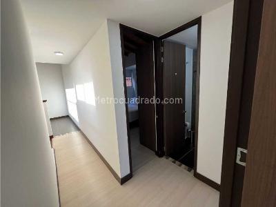 Casa de 3 alcobas en venta en San Antonio De Pereira, Rionegro, 132 m² · foto 3 de 20