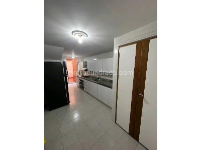 Apartamento de 4 alcobas en venta en Laureles, Medellín, 157 m² · foto 16 de 20