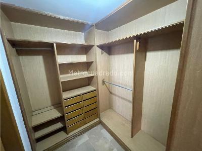 Apartamento de 4 alcobas en venta en Normandia, Cali, 550 m² · foto 12 de 20