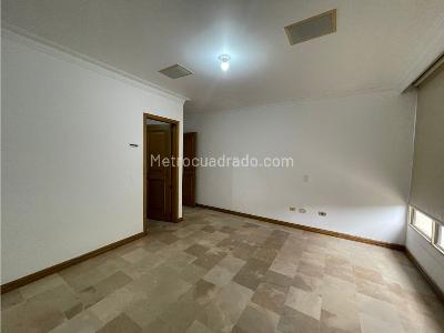 Apartamento de 4 alcobas en venta en Normandia, Cali, 550 m² · foto 15 de 20