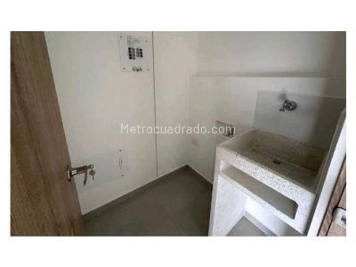 Apartamento de 2 alcobas en venta en Loma De San Jose, Sabaneta, 72 m² · foto 19 de 20
