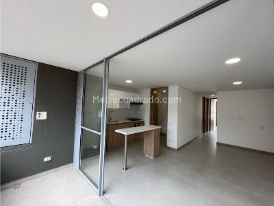 Apartamento de 3 alcobas en venta en San Jose, Sabaneta, 78 m² · foto 3 de 20