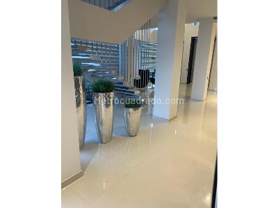 Casa de 5 alcobas en venta en Ciudad Jardin, Cali, 1050 m² · foto 4 de 6