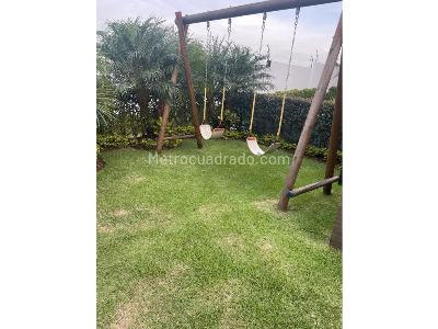 Casa de 5 alcobas en venta en Ciudad Jardin, Cali, 1050 m² · foto 6 de 6