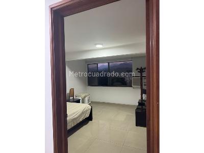 Apartamento de 3 alcobas en venta en Los Cambulos, Cali, 157 m² · foto 4 de 6