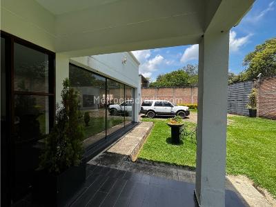 Casa de 4 alcobas en venta en Pance, Cali · foto 2 de 15