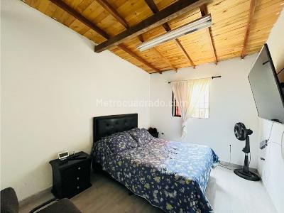 Casa de 5 alcobas en venta en Cabañitas, Bello, 250 m² · foto 5 de 16