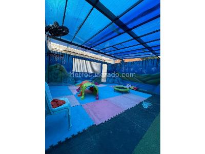 Casa de 5 alcobas en venta en Belen Rosales, Medellín, 300 m² · foto 3 de 19