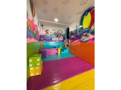 Casa de 5 alcobas en venta en Belen Rosales, Medellín, 300 m² · foto 17 de 19