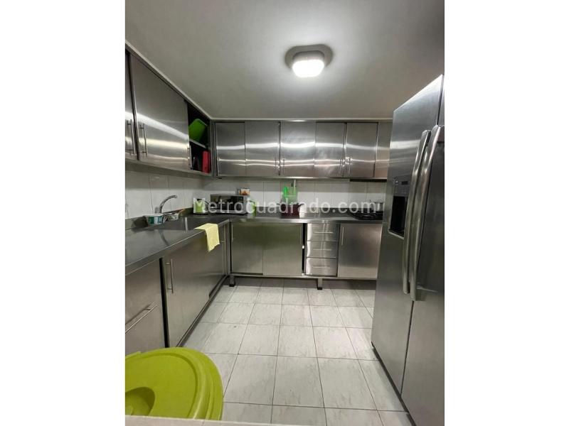 Casa de 5 Alcobas con Uso Mixto en Belén Rosales