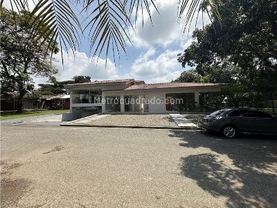 Casa de 5 alcobas en venta en Ciudad Jardin, Cali, 700 m² · foto 2 de 16