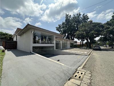 Casa de 5 alcobas en venta en Ciudad Jardin, Cali, 700 m² · foto 15 de 16