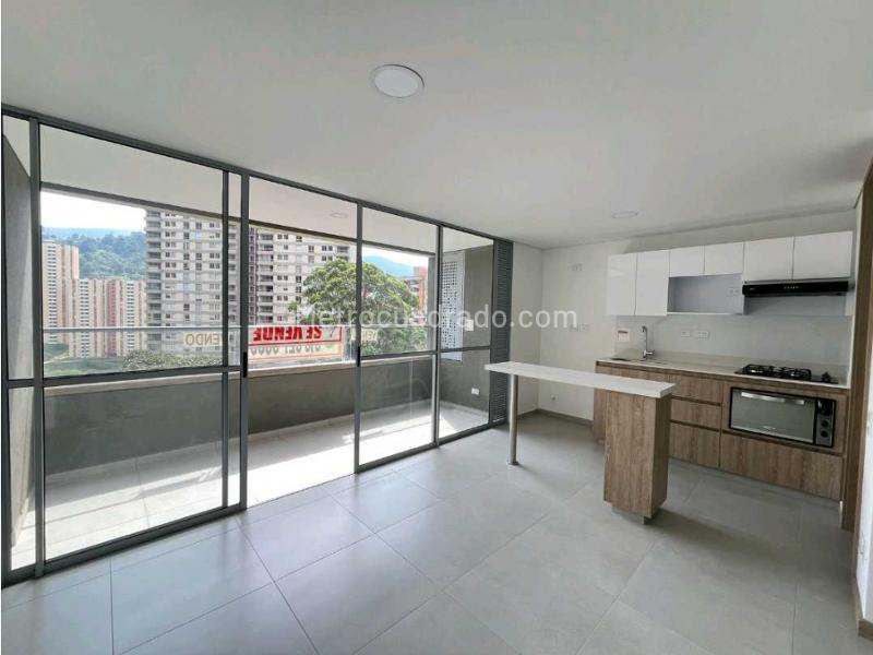 Apartamento nuevo en arriendo con 3 alcobas en Loma San Jose