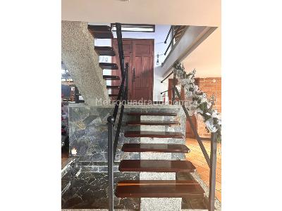 Casa de 5 alcobas en venta en La Doctora, Sabaneta · foto 8 de 11