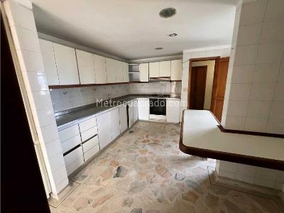Apartamento de 3 alcobas en venta en Normandia, Cali, 250 m² · foto 12 de 18