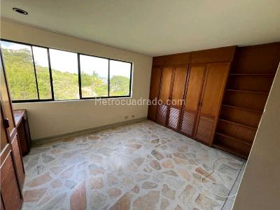 Apartamento de 3 alcobas en venta en Normandia, Cali, 250 m² · foto 13 de 18