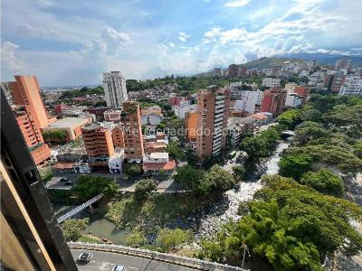 Apartamento de 3 alcobas en venta en Normandia, Cali, 250 m² · foto 15 de 18