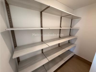 Apartamento de 3 alcobas en venta en Bellavista, Cali, 187 m² · foto 4 de 20