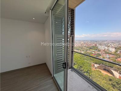 Apartamento de 3 alcobas en venta en Bellavista, Cali, 187 m² · foto 18 de 20