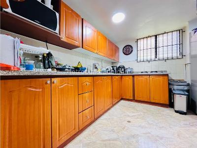 Apartamento de 4 alcobas en venta en Laureles, Medellín, 112 m² · foto 4 de 15