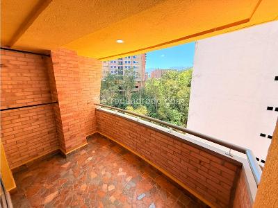 Apartamento de 2 alcobas en venta en Aves Maria, Sabaneta, 111 m² · foto 3 de 20