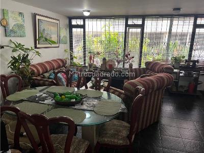 Casa de 4 alcobas en venta en Laureles, Armenia, 210 m² · foto 4 de 14