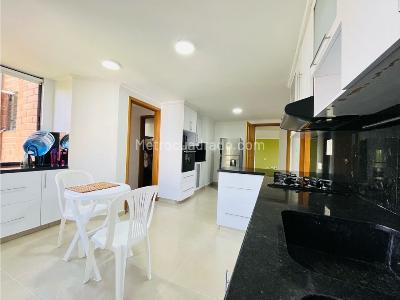 Apartamento en venta en El Poblado, Medellín · foto 6 de 20
