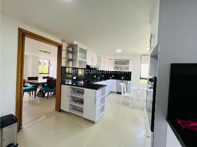 Apartamento en venta en El Poblado, Medellín · foto 7 de 20