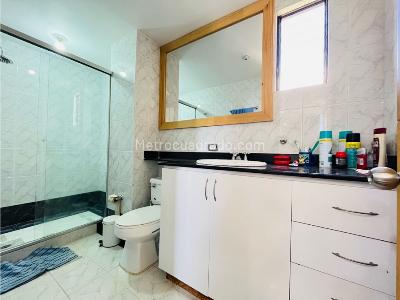Apartamento en venta en El Poblado, Medellín · foto 11 de 20
