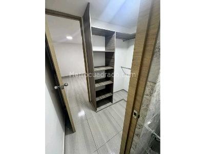 Apartamento de 3 alcobas en venta en Valerias, Bello, 74 m² · foto 2 de 5