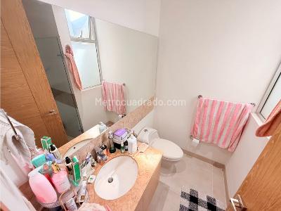 Apartamento de 3 alcobas en venta en Santa Monica Residencial, Cali, 146 m² · foto 12 de 18