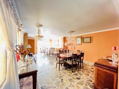 Apartamento de 4 alcobas en venta en Laureles, Medellín, 203 m² · foto 2 de 20