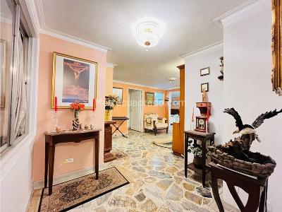 Apartamento de 4 alcobas en venta en Laureles, Medellín, 203 m² · foto 13 de 20