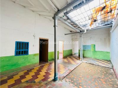 Casa de 5 alcobas en venta en Buenos Aires, Medellín, 256 m² · foto 4 de 15