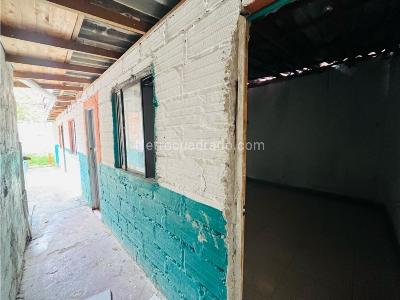 Casa de 5 alcobas en venta en Buenos Aires, Medellín, 256 m² · foto 11 de 15
