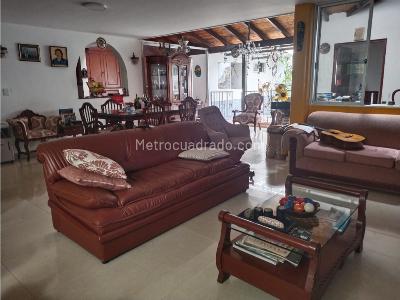 Casa de 5 alcobas en venta en Tequendama, Cali, 400 m² · foto 3 de 14