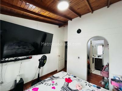 Apartamento de 3 alcobas en venta en El Poblado, Medellín, 77 m² · foto 4 de 20