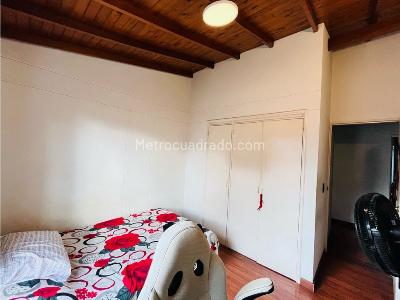 Apartamento de 3 alcobas en venta en El Poblado, Medellín, 77 m² · foto 7 de 20