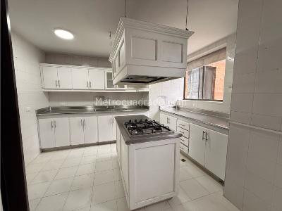 Apartamento de 3 alcobas en venta en El Ingenio, Cali, 220 m² · foto 3 de 20