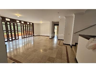 Apartamento en venta en Ciudad Jardin, Cali · foto 2 de 13