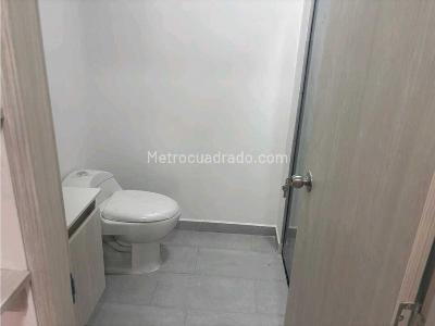 Apartamento de 3 alcobas en venta en La Castellana, Medellín, 134 m² · foto 8 de 14