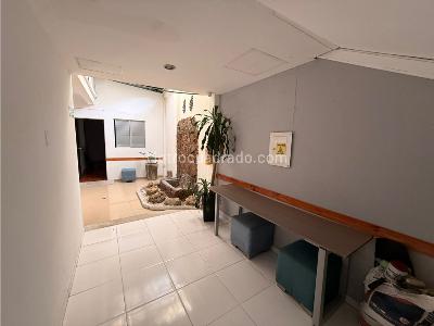 Casa de 5 alcobas en venta en San Vicente, Cali, 260 m² · foto 15 de 16