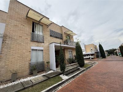 Casa de 4 alcobas en venta en Pance, Cali, 247 m² · foto 2 de 20