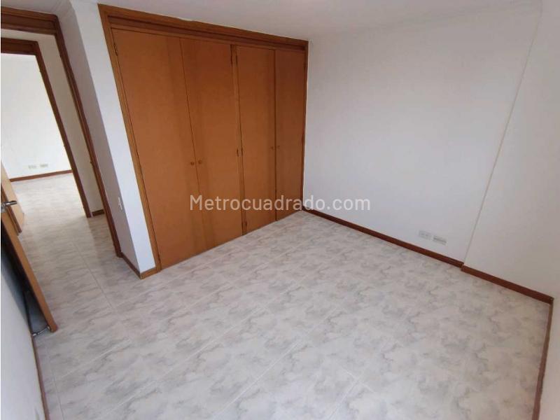 4BR Apartment in Altos Del Poblado (100 m²) - 4
