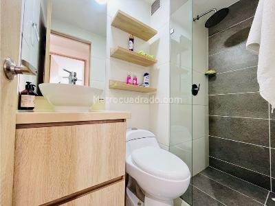 Apartamento de 3 alcobas en venta en El Poblado, Medellín, 89 m² · foto 9 de 20