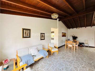 Apartamento en venta en Laureles, Medellín · foto 2 de 14